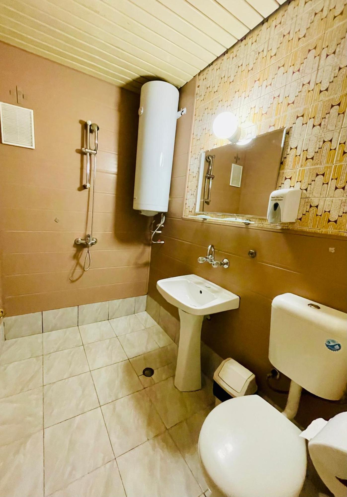 The English Guest House Ruse Esterno foto