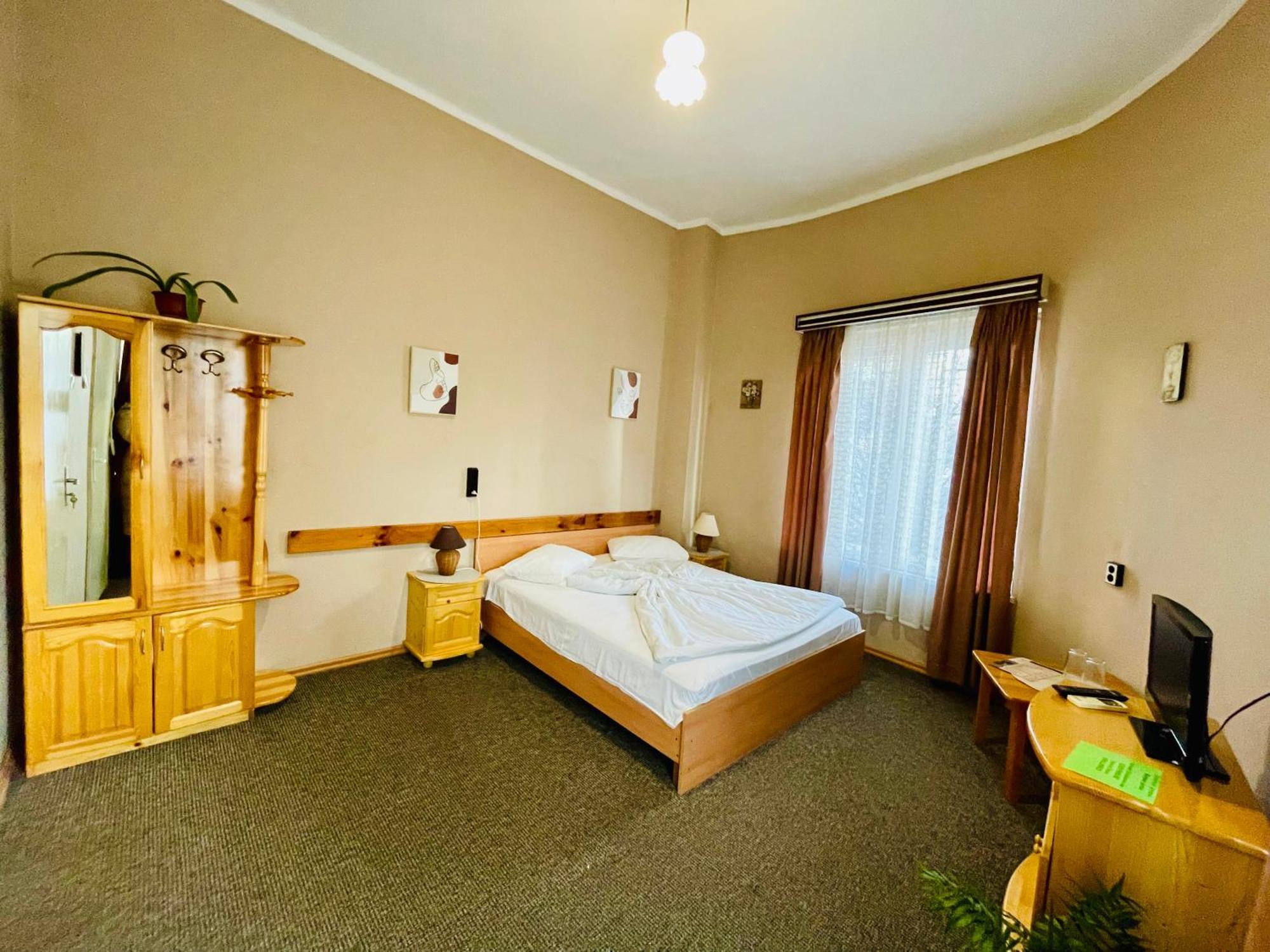 The English Guest House Ruse Esterno foto
