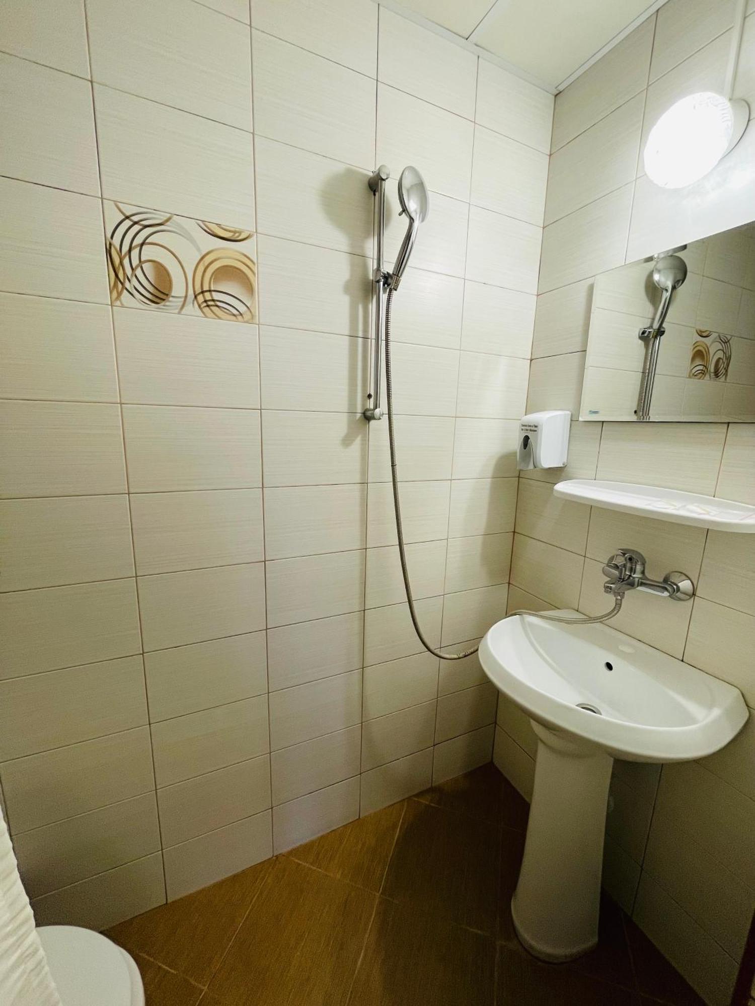 The English Guest House Ruse Esterno foto