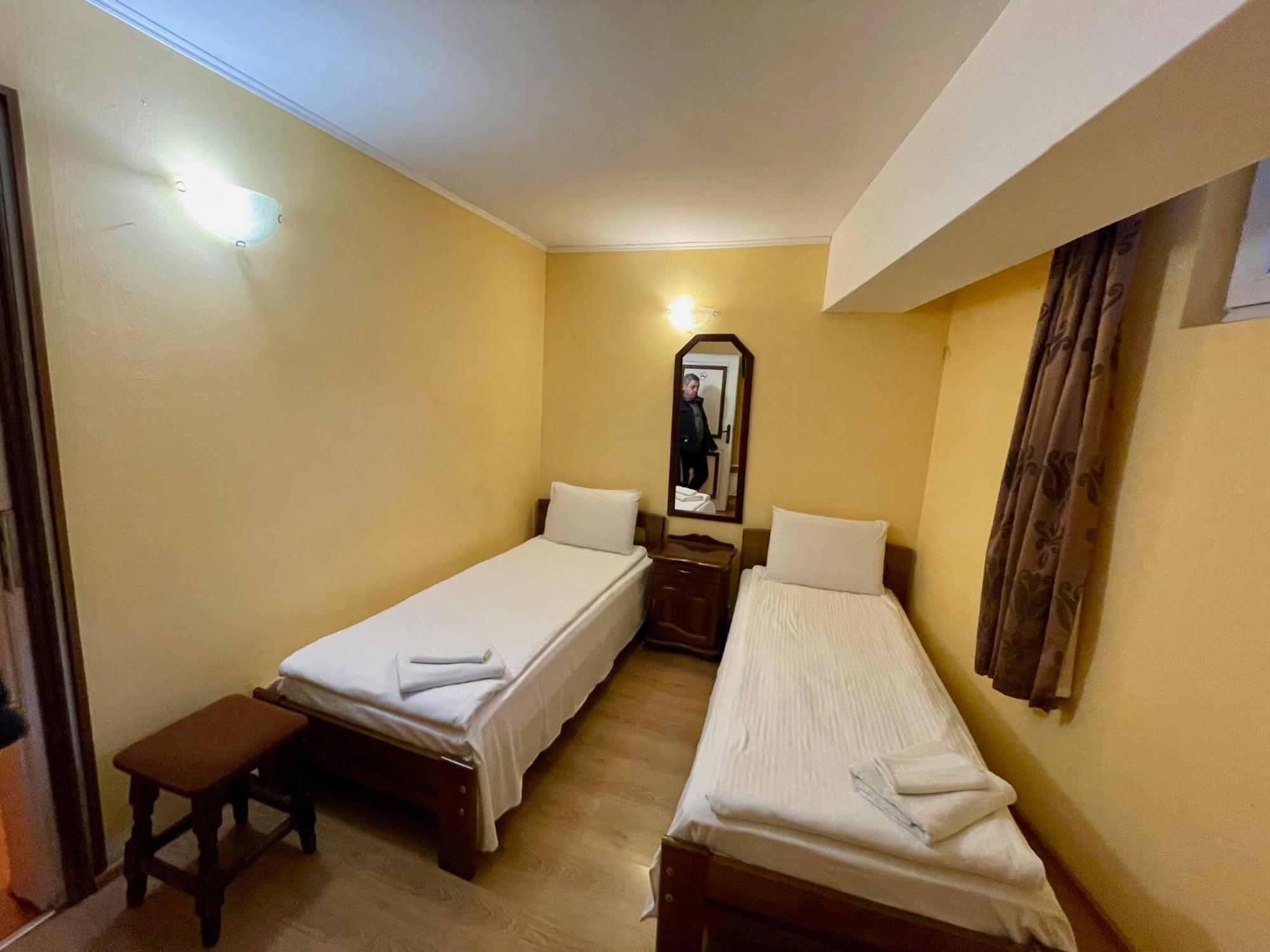 The English Guest House Ruse Esterno foto